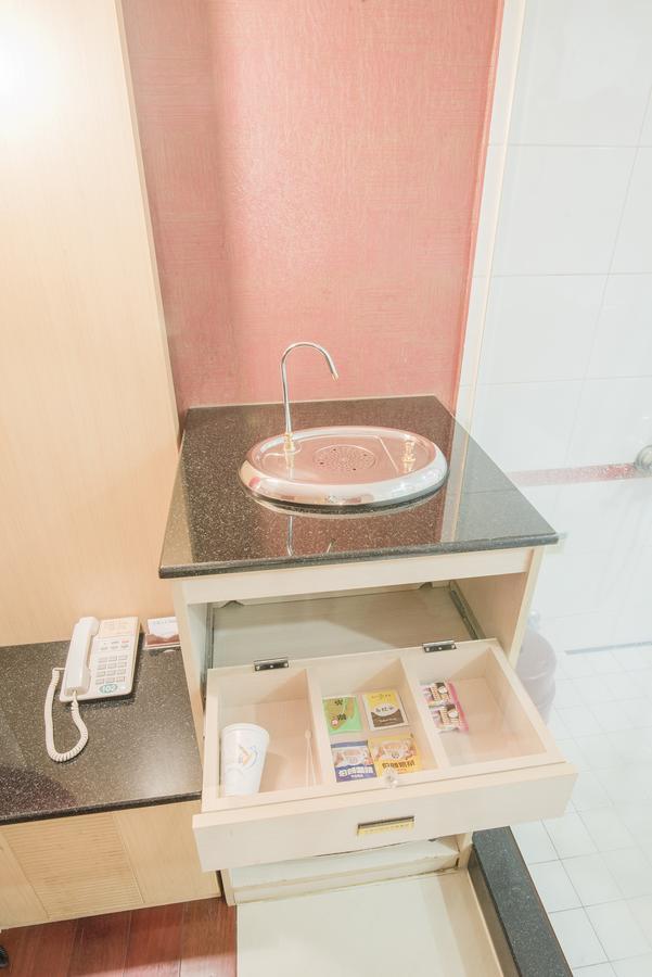Alexander Motel Kaohsiung Eksteriør billede